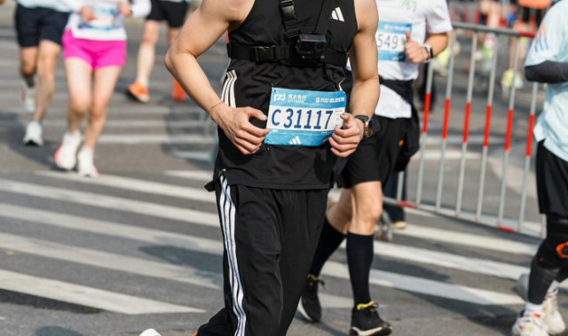 开云-姚琛完成人生首个半马，上海赛场见证突破|马拉松|线下活动|半程马拉松|半程|彩虹_新浪体育_新浪新闻