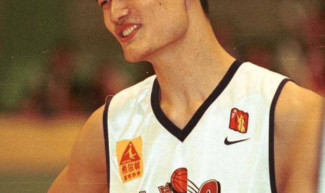 开云体育官网-上海锁定常规赛冠军 上一次是在2001-02赛季&amp;当年姚明率队夺首冠