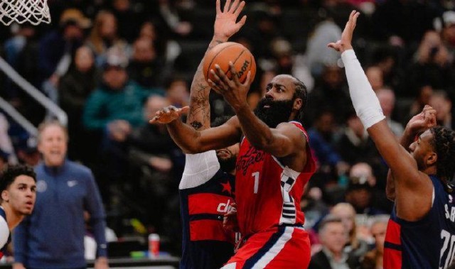 6连胜重返前十！哈登36+7+9罚球20中18 小卡伤停快船险胜奇才